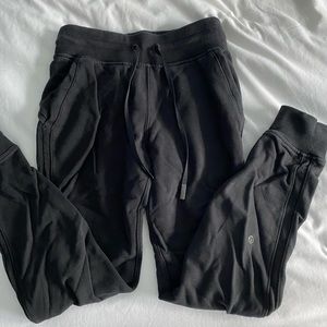 Lululemon Ready to Rulu joggers